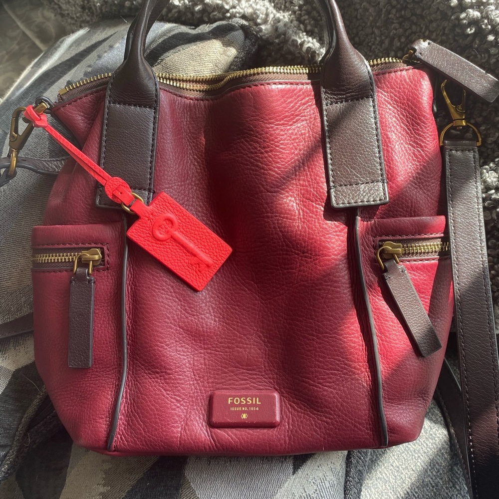 Fossil Emerson Satchel in wine/dark drown